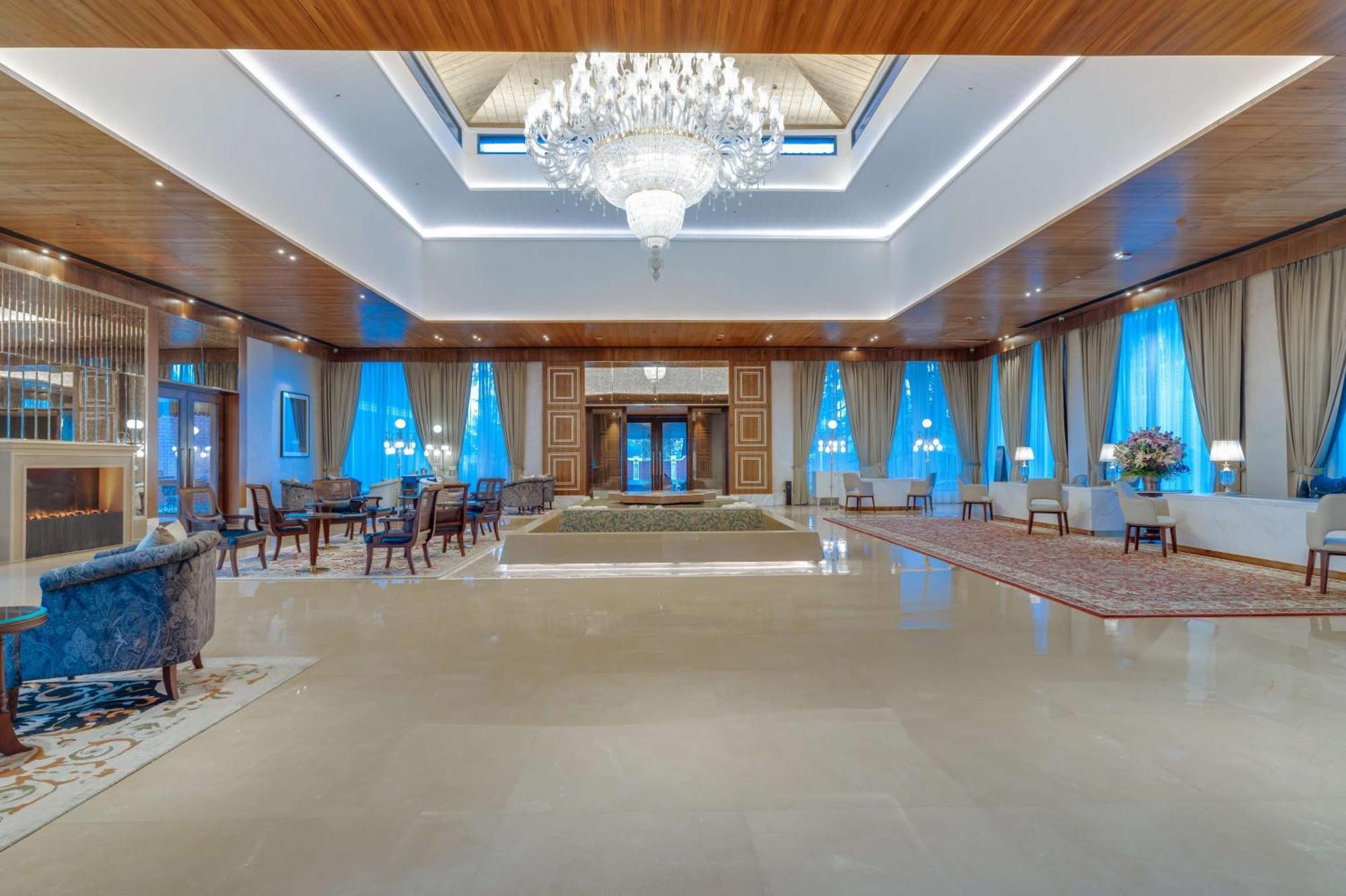 Radisson Collection Hotel & Spa, Riverfront Srinagar ภายนอก รูปภาพ